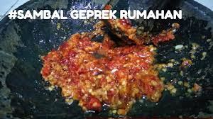 Caranya cukup mudah sekali, gorenglah terlebih dahulu cabe, bawang, dan tomat sampai layu. Resep Sambal Geprek Rumahan Anti Bau Mentah Dan Anti Basi Bisa Tahan Lebih Dari Dua Hari Youtube