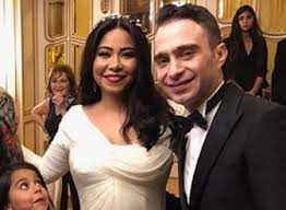 وأشارت مصادر مقربة من الفنانة أن حسام تعمد سحب مبالغ مالية كبيرة من الحساب الشخصي لشيرين دون علم مسبق منها، مستغلاً التوكيل الرسمي الذي منحته إياه لإدارة اعمالها. Ø§Ù„ØªØ³Ø±ÙŠØ¨ Ø§Ù„ØµÙˆØªÙŠ Ù„ÙŠØ³ Ø§Ù„Ø£ÙˆÙ„ 3 Ø³Ù†ÙˆØ§Øª Ù…Ù† Ø²ÙˆØ§Ø¬ Ø­Ø³Ø§Ù… Ø­Ø¨ÙŠØ¨ ÙˆØ´ÙŠØ±ÙŠÙ† ÙˆØ£Ø²Ù…Ø§Øª Ù„Ø§ ØªÙ†ØªÙ‡Ù‰ Ø§Ù„ÙŠÙˆÙ… Ø§Ù„Ø³Ø§Ø¨Ø¹