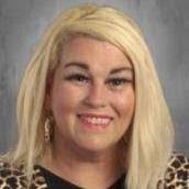 Lindsey Skeens's Instagram, Twitter & Facebook