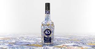 Made Of Spain Licor 43 Prasentiert Limited Edition About Drinks Com Spanische Geschichte Bourbon Whiskey Urlaubserinnerungen