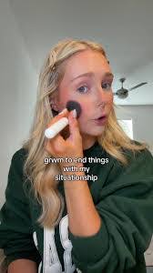 Allyson King's Instagram, Twitter & Facebook