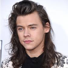 The one direction star was photographed on the set of his new. Every Single Harry Styles Haircut From 2011 To 2020 Photos Allure