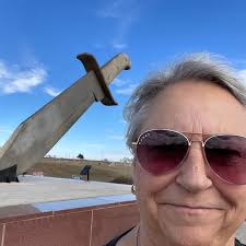 World's Largest Bowie Knife in Bowie, TX (19 Photos)