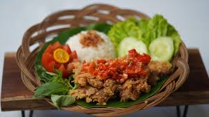 Simak resep cilok goang, cilok dalam kuah pedas yang bikin nagih. Cara Membuat Ayam Geprek Yang Enak Dapur Fithry