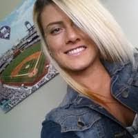 Sarah Dutton's Instagram, Twitter & Facebook