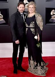 See more of kelly clarkson on facebook. Kelly Clarkson Dank Der Entfremdete Ehemann Brandon Blackstock Nachdem Er Einen Daytime Emmy Aktuelle Boulevard Nachrichten Und Fotogalerien Zu Stars Sternchen
