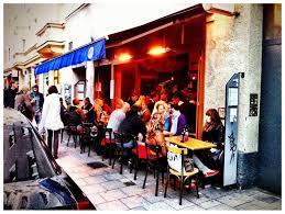 Schnelle Liebe Bei Ausgelassener Stimmung Gibt Es In Der Beliebten Szene Bar Bis Spat Am Abend Cocktails Bier Und Burger Adresse Thalkirch Munchen Cocktails