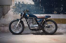 War Paint Bunker Custom S Majestic Yamaha Sr400 Yamaha Sr400 Sr400 Cafe Racer Classic Bikes