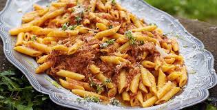 Spaghetti Bolognese With Gordon Ramsay S Special Sauce Recipes Jamie Oliver Recipes Game Food