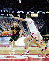 Iowa men’s hoops faces last-place Penn State Saturday in State College