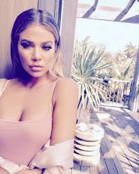 The new mom shared an adorable photo on instagram of herself holding true thompson! Khloe Kardashian Leaves Fans Shocked With Her Unedited And Unfiltered Picture As She S Accused Of Looking Horrible And Different Ok Magazine