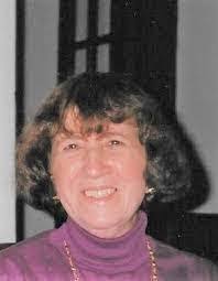 Betty Brandes's Instagram, Twitter & Facebook