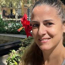 Cuando tenéis muchas ganas de escribir a alguien con quien sabéis que no  debéis tener contacto, qué hacéis?...