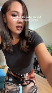 Why Dose My Hair Curl Up at The End