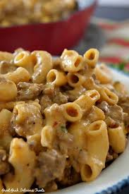 Homemade Cheeseburger Macaroni Is A Quick And Easy 30 Minute Meal Loaded With Cheese Ground Beef And Ma In 2020 Homemade Cheeseburgers Macaroni Recipes Beef Recipes