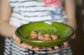 Carrots seedlings do not transplant well, so you'll need to start with a packet of seeds or seeds that have been harvested from a previous crop. Can You Grow Carrots From Carrot Tops Express Co Uk