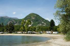 You can enjoy a nice breakfast or have a glass of wine or beer in the evening. Campingplatze Am Lago Maggiore Stellplatze Mobilheime Glamping Mit Seeblick