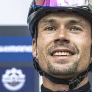 Z izzivalno obleko zasenčila Julio Roberts