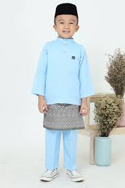 Simple yet traditionally sophisticated, this number makes an ideal pair for any of your occasion. Baju Melayu Kids Baby Blue Habibi