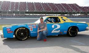 And family honor dale earnhardt with his induction to the hall of fame. Dale Earnhardt Jr Curates Glory Road Exhibit At Nascar Hall Of Fame
