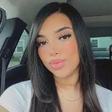 Judith Pina's Instagram, Twitter & Facebook