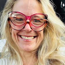 Watch out for bunny! Credit: checkersthebunny #bunny #bunniesofinstagram  #bunnies #watchout #aww #petsofinstagram #cute #cutepets #bunnylove