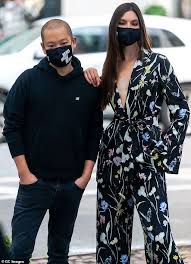 Having made lots of pics spoiled girlies find. Jason Wu And Jacquelyn Jablonski Stop Traffic During A Fashion Shoot Fashion Jason Wu Fashion Design