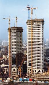 At the center of the bank's global art activities is the deutsche bank collection. Deutsche Bauzeitschrift