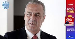 Alfaro Carlos's Instagram, Twitter & Facebook