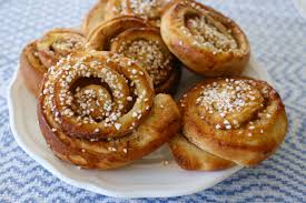 Part of which we will add to the rolls, and part of which we will use for the filling. Stora Kanelbullar Jennys Matblogg
