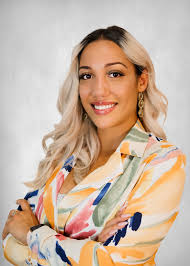 Amber Lane's Instagram, Twitter & Facebook