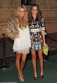 Stacey solomon and her sister, samantha hewitt at the launch of samantha's new sea urchins magazine, the london aquarium, london. Stacey Solomon Reveals Her Brother In Law Once Mistook Her For Her Lookalike Sister Latest Celebrity News