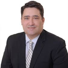 c) Pedir que essa mesma pessoa produza um mode- lo da revista (deixar em  branco o que ainda não tiver conteúdo), incluindo,