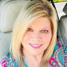 Amber Cedeno's Instagram, Twitter & Facebook