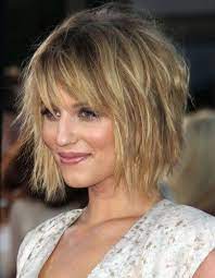 La longueur du visage est à peu rond équivalente à sa largeur. Quelle Coupe Pour Visage Rond Cheveux Fins Carre Court Pour Cheveux Fins Coupe De Cheveux Cheveux Fins Mi Longs