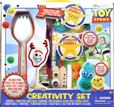 Amazon Com Disney Toy Story 4 Forky Creativity Set 12810 Toys Games