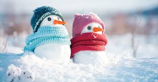 C'est un bonhomme de neige avec une pipe en bois un grand bonhomme de neige poursuivi par le froid. Le Plus Beau Bonhomme De Neige De La Rue Leclerc Assurances Services Financiers
