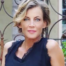 Jana Lee's Instagram, Twitter & Facebook