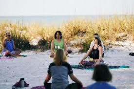 In the winter, retreats can include nordic skiing in addition to yoga, while summer and fall retreats will typically include hiking, horseback riding, and other similar activities. Hiking During Thrive S Yoga Retreat To Tennessee Foto De Thrive Yoga And Fitness Bradenton Tripadvisor