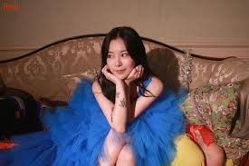 Wheein seems perfectly poised for this endeavor, with a strong voice that can tackle a wide spectrum of genres. Mamamoo S Wheein Pens Heartfelt Letter To Fans After Leaving Rbw