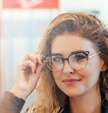 Mary Kari's Instagram, Twitter & Facebook