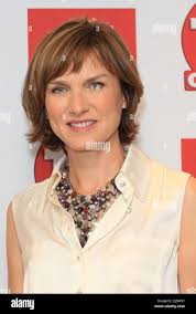 Fiona bruce fake or fortune hi-res stock photography and images