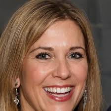 The Castor Oil Bible: The Complete Guide for Well-Being & Radiant Beauty:  120+ Recipes for Ageless Skin, Hair, & Eyelashes