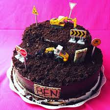Happy Birthday Ben Eine Bagger Baustellen Torte Gibt Es Zum 7 Geburtstag Fur Ihn Baustellentor Kuchen Kindergeburtstag Bagger Torte Muffins Kindergeburtstag
