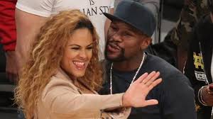 Самые новые твиты от floyd mayweather (@floydmayweather): Floyd Mayweather Gandeng Pacar Baru Di Laga Nba Ragam Bola Com