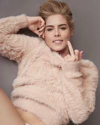 Emily bett rickards, 24 июля 1991 • 29 лет. Pin On Arrow Emily Stephen Olicity