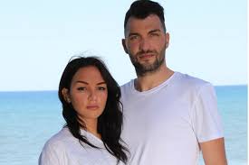 Jessica si spinge oltre con un tentatore, la reazione di alessandro alcune anticipazioni rivelano che la fidanzata jessica avrebbe tradito alessandro portando il ragazzo ad avere una reazione molto importante. Andrea Filomena Il Video Di Jessica A Temptation Island