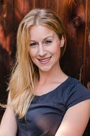 7.-14. Juni LIFEBEAT WEEK in Robinson Ierapetra. Wir stellen Top Expertin  Julia Meyer vor. Als vielseitig ausgebildete Yoga Lehrerin, Personal  Trainerin und ehemalige Profi-Tänzerin unterstützt Julia Menschen dabei, in  ihren ganz persönlichen (