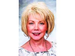 Kari Lee's Instagram, Twitter & Facebook