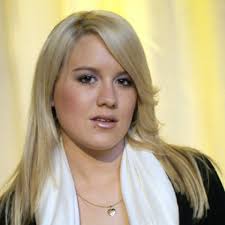 From wikimedia commons, the free media repository. Lisa Bund Ist 17 Kilogramm Leichter Neues Album Geplant Boulevard